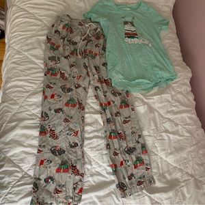 Old navy lot 2 pjs bottoms 2 tops . Very good to Euc xs cats kitten Christmas